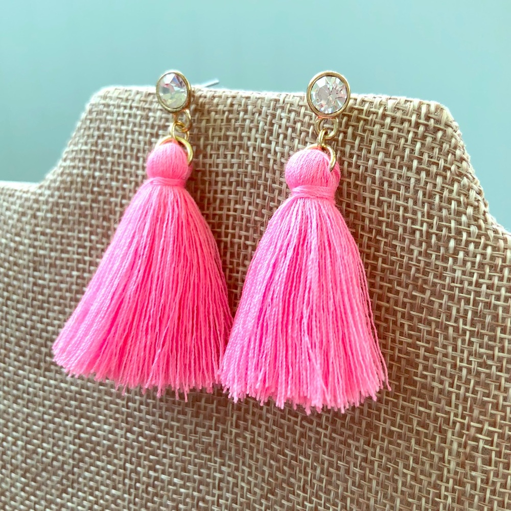 Bubblegum pink tassel earrings!